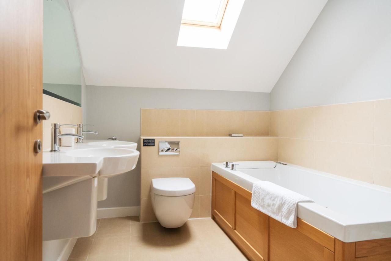 Skylark Sleeps 8 Private Hot Tub & Dogs Welcome Nr Padstow, Resort Pool Bar & Watersports St Columb Major Exteriér fotografie