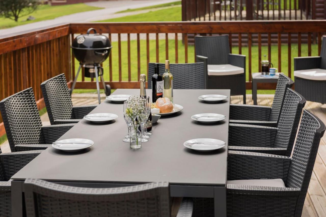 Skylark Sleeps 8 Private Hot Tub & Dogs Welcome Nr Padstow, Resort Pool Bar & Watersports St Columb Major Exteriér fotografie