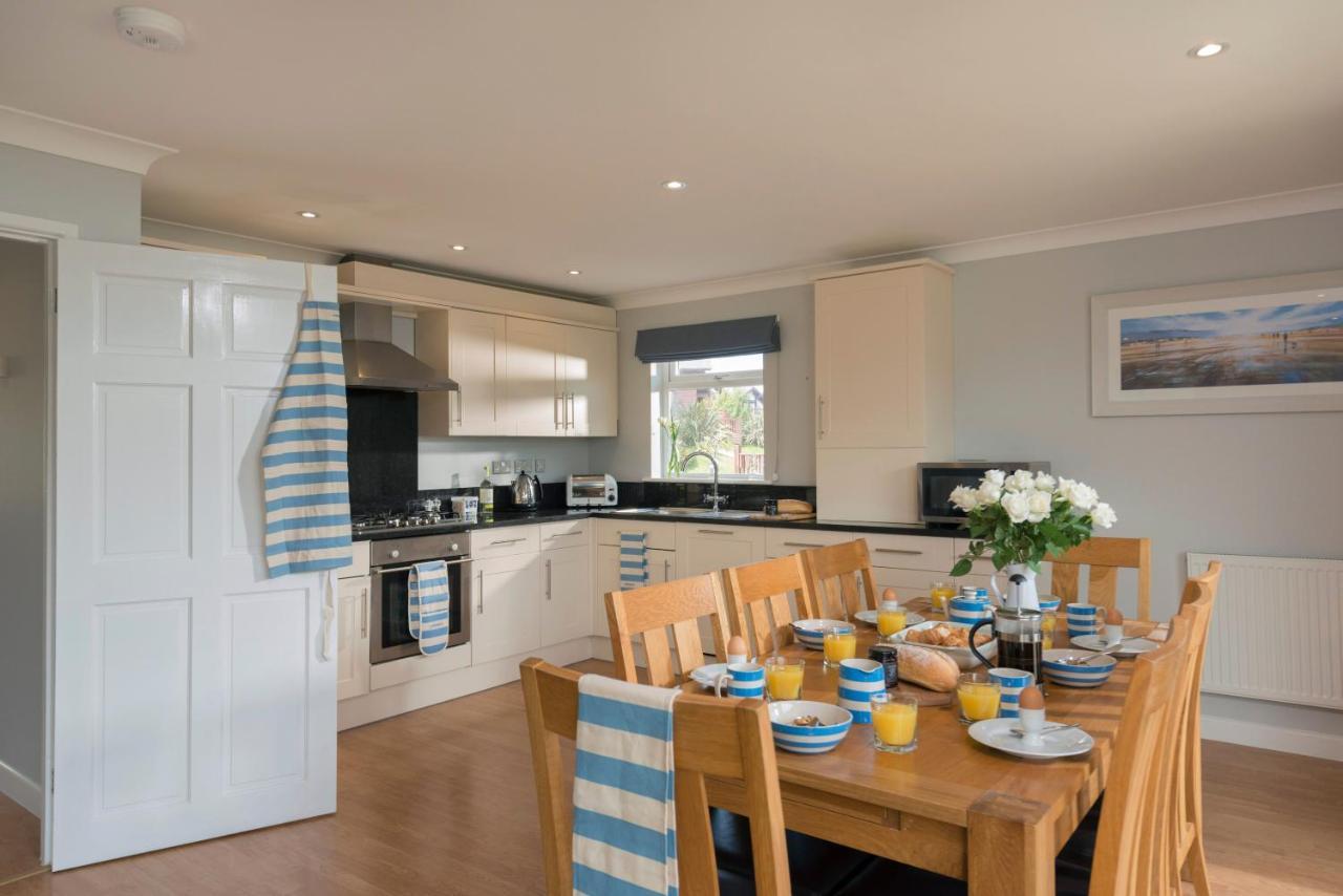 Skylark Sleeps 8 Private Hot Tub & Dogs Welcome Nr Padstow, Resort Pool Bar & Watersports St Columb Major Exteriér fotografie