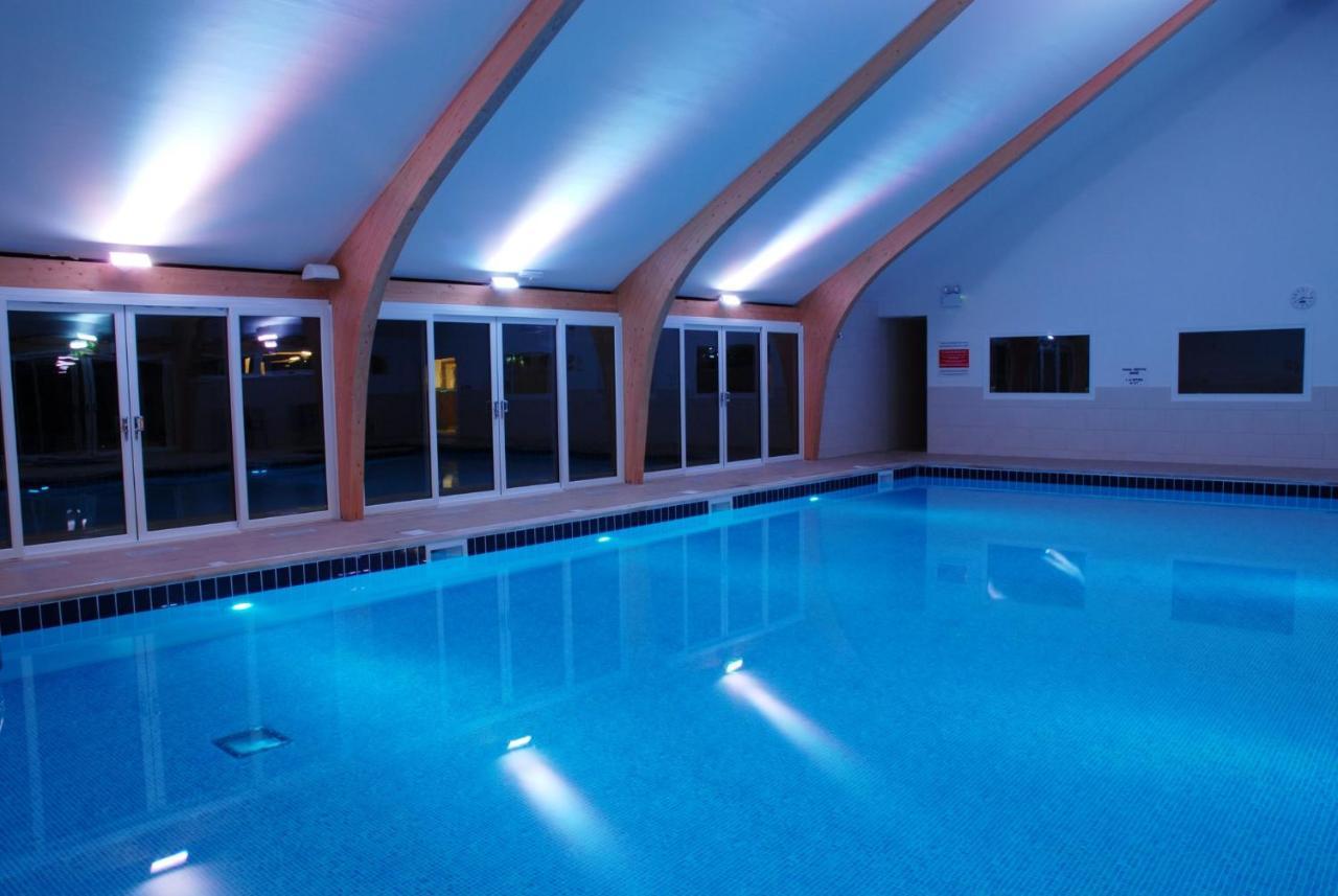 Skylark Sleeps 8 Private Hot Tub & Dogs Welcome Nr Padstow, Resort Pool Bar & Watersports St Columb Major Exteriér fotografie