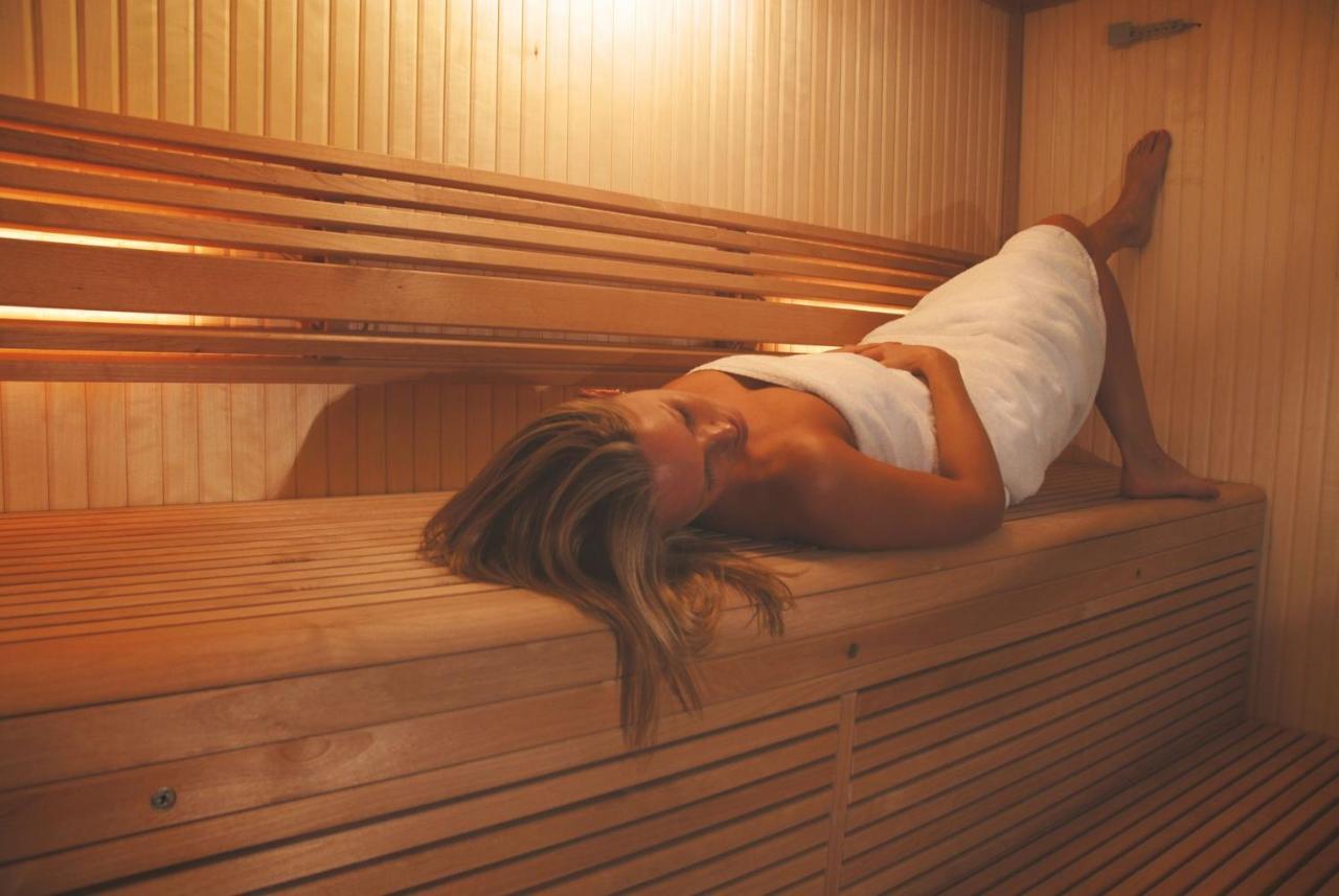 Skylark Sleeps 8 Private Hot Tub & Dogs Welcome Nr Padstow, Resort Pool Bar & Watersports St Columb Major Exteriér fotografie